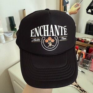 Enchanté trucker hat